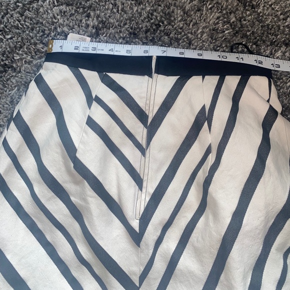 H&M Black & White Asymmetrical Wrap Skirt - Women's Size 6 - Picture 5 of 6